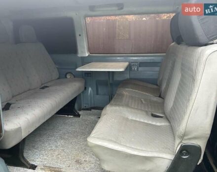 Черный Фольксваген Transporter, объемом двигателя 2.5 л и пробегом 400 тыс. км за 5400 $, фото 11 на Automoto.ua