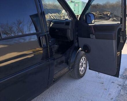 Чорний Фольксваген Transporter, об'ємом двигуна 2.5 л та пробігом 450 тис. км за 5900 $, фото 2 на Automoto.ua