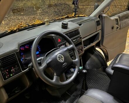 Черный Фольксваген Transporter, объемом двигателя 2.5 л и пробегом 740 тыс. км за 9200 $, фото 1 на Automoto.ua