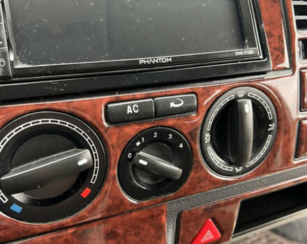 Черный Фольксваген Transporter, объемом двигателя 2.5 л и пробегом 359 тыс. км за 7999 $, фото 33 на Automoto.ua