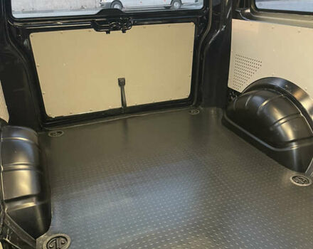 Черный Фольксваген Transporter, объемом двигателя 2 л и пробегом 282 тыс. км за 23900 $, фото 31 на Automoto.ua