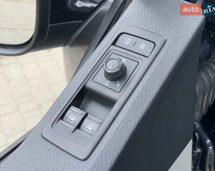 Чорний Фольксваген Transporter, об'ємом двигуна 2 л та пробігом 291 тис. км за 25699 $, фото 39 на Automoto.ua