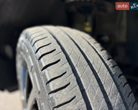 Черный Фольксваген Transporter, объемом двигателя 2 л и пробегом 210 тыс. км за 24800 $, фото 38 на Automoto.ua