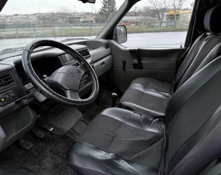 Черный Фольксваген Transporter, объемом двигателя 1.9 л и пробегом 160 тыс. км за 3000 $, фото 5 на Automoto.ua