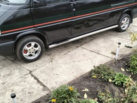 Черный Фольксваген Transporter, объемом двигателя 0 л и пробегом 300 тыс. км за 3700 $, фото 1 на Automoto.ua