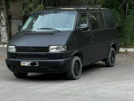 Черный Фольксваген Transporter, объемом двигателя 1.9 л и пробегом 300 тыс. км за 3200 $, фото 1 на Automoto.ua