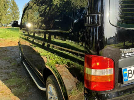 Черный Фольксваген Transporter, объемом двигателя 2.46 л и пробегом 318 тыс. км за 10500 $, фото 1 на Automoto.ua