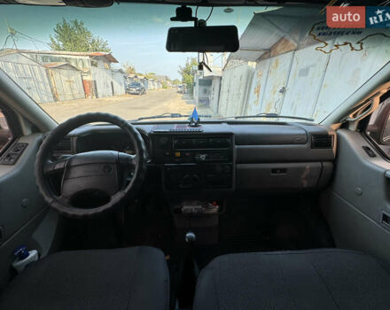 Коричневый Фольксваген Transporter, объемом двигателя 2.4 л и пробегом 300 тыс. км за 8300 $, фото 6 на Automoto.ua