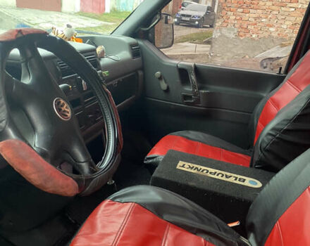 Красный Фольксваген Transporter, объемом двигателя 2.5 л и пробегом 450 тыс. км за 5500 $, фото 6 на Automoto.ua