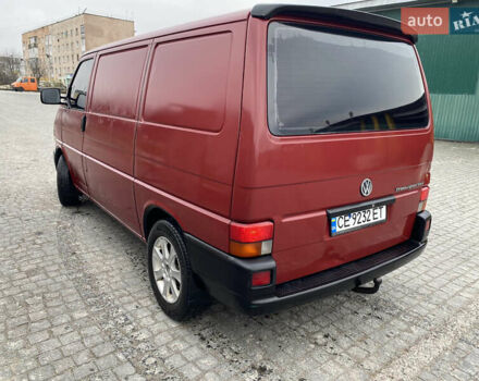 Красный Фольксваген Transporter, объемом двигателя 2.5 л и пробегом 450 тыс. км за 5500 $, фото 4 на Automoto.ua