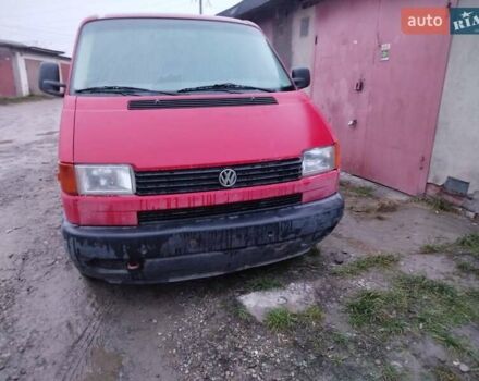 Красный Фольксваген Transporter, объемом двигателя 2.4 л и пробегом 280 тыс. км за 3500 $, фото 2 на Automoto.ua