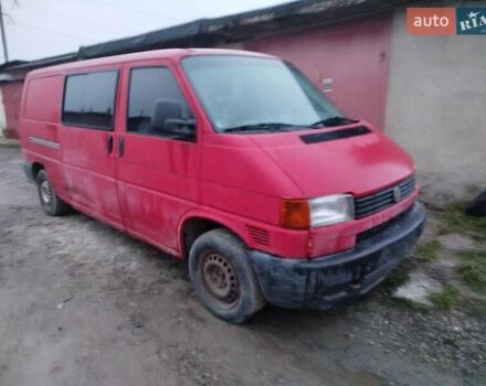 Красный Фольксваген Transporter, объемом двигателя 2.4 л и пробегом 280 тыс. км за 3500 $, фото 3 на Automoto.ua