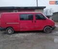 Красный Фольксваген Transporter, объемом двигателя 2.4 л и пробегом 280 тыс. км за 3500 $, фото 4 на Automoto.ua