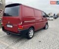 Красный Фольксваген Transporter, объемом двигателя 2.46 л и пробегом 425 тыс. км за 5500 $, фото 3 на Automoto.ua