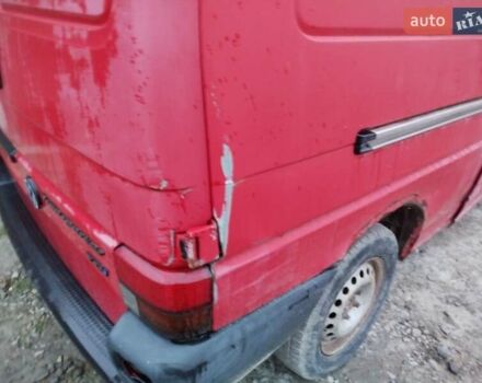 Красный Фольксваген Transporter, объемом двигателя 2.4 л и пробегом 280 тыс. км за 3500 $, фото 7 на Automoto.ua