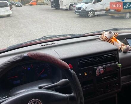 Красный Фольксваген Transporter, объемом двигателя 2.46 л и пробегом 425 тыс. км за 5500 $, фото 6 на Automoto.ua