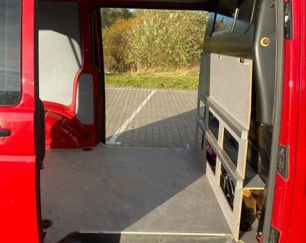 Червоний Фольксваген Transporter, об'ємом двигуна 2 л та пробігом 265 тис. км за 14900 $, фото 9 на Automoto.ua