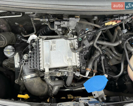 Красный Фольксваген Transporter, объемом двигателя 2 л и пробегом 298 тыс. км за 21200 $, фото 8 на Automoto.ua