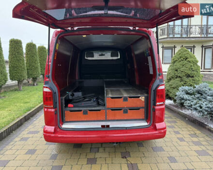 Красный Фольксваген Transporter, объемом двигателя 2 л и пробегом 298 тыс. км за 21200 $, фото 30 на Automoto.ua