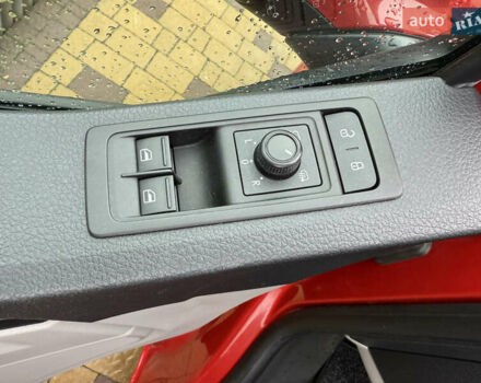 Красный Фольксваген Transporter, объемом двигателя 2 л и пробегом 298 тыс. км за 21200 $, фото 11 на Automoto.ua