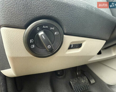 Красный Фольксваген Transporter, объемом двигателя 2 л и пробегом 298 тыс. км за 21200 $, фото 12 на Automoto.ua