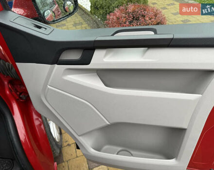 Красный Фольксваген Transporter, объемом двигателя 2 л и пробегом 298 тыс. км за 21200 $, фото 21 на Automoto.ua