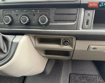 Красный Фольксваген Transporter, объемом двигателя 2 л и пробегом 298 тыс. км за 21200 $, фото 25 на Automoto.ua