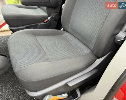 Красный Фольксваген Transporter, объемом двигателя 2 л и пробегом 298 тыс. км за 21200 $, фото 17 на Automoto.ua