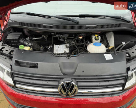 Красный Фольксваген Transporter, объемом двигателя 2 л и пробегом 298 тыс. км за 21200 $, фото 6 на Automoto.ua