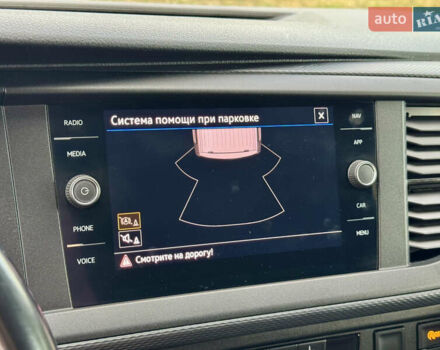 Красный Фольксваген Transporter, объемом двигателя 2 л и пробегом 219 тыс. км за 25950 $, фото 32 на Automoto.ua