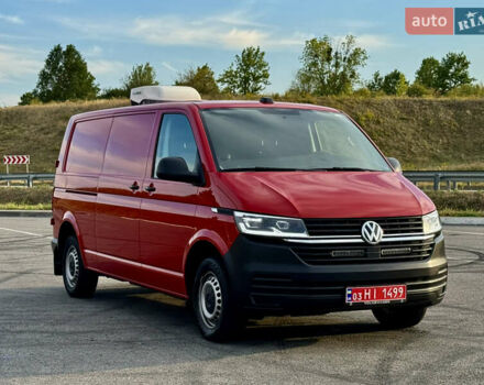 Красный Фольксваген Transporter, объемом двигателя 2 л и пробегом 219 тыс. км за 25950 $, фото 7 на Automoto.ua