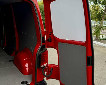 Красный Фольксваген Transporter, объемом двигателя 2 л и пробегом 219 тыс. км за 25950 $, фото 51 на Automoto.ua