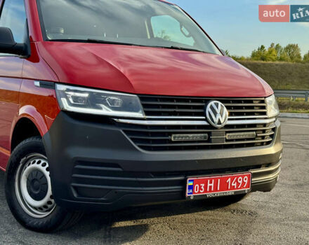 Красный Фольксваген Transporter, объемом двигателя 2 л и пробегом 219 тыс. км за 25950 $, фото 9 на Automoto.ua