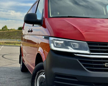 Красный Фольксваген Transporter, объемом двигателя 2 л и пробегом 219 тыс. км за 25950 $, фото 11 на Automoto.ua