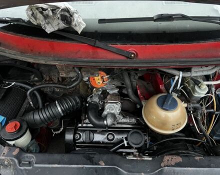 Красный Фольксваген Transporter, объемом двигателя 1.9 л и пробегом 400 тыс. км за 3400 $, фото 1 на Automoto.ua