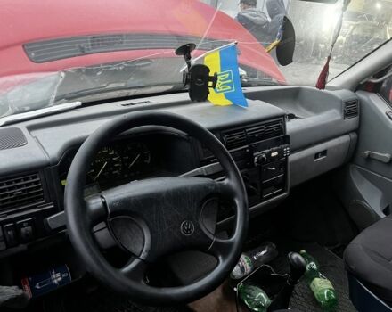 Красный Фольксваген Transporter, объемом двигателя 1.9 л и пробегом 400 тыс. км за 3400 $, фото 6 на Automoto.ua