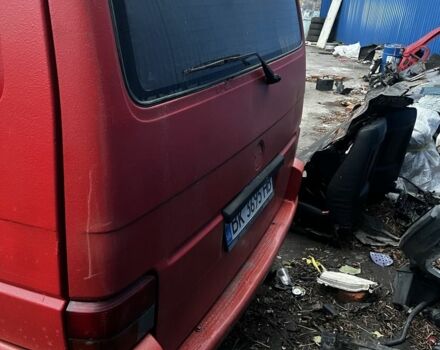 Красный Фольксваген Transporter, объемом двигателя 1.9 л и пробегом 400 тыс. км за 3400 $, фото 5 на Automoto.ua