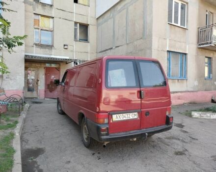 Красный Фольксваген Transporter, объемом двигателя 2.4 л и пробегом 100 тыс. км за 3200 $, фото 3 на Automoto.ua