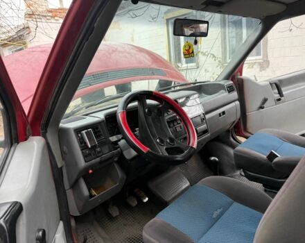 Червоний Фольксваген Transporter, об'ємом двигуна 2.4 л та пробігом 3 тис. км за 4500 $, фото 4 на Automoto.ua