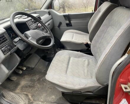 Червоний Фольксваген Transporter, об'ємом двигуна 1.9 л та пробігом 250 тис. км за 2700 $, фото 14 на Automoto.ua