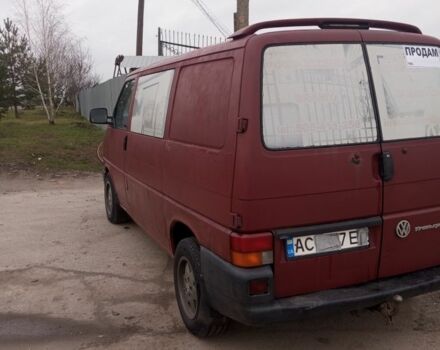Красный Фольксваген Transporter, объемом двигателя 2 л и пробегом 340 тыс. км за 3000 $, фото 5 на Automoto.ua