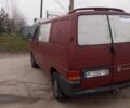 Красный Фольксваген Transporter, объемом двигателя 2 л и пробегом 340 тыс. км за 3000 $, фото 5 на Automoto.ua