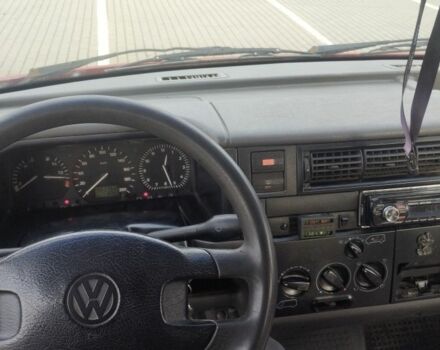 Красный Фольксваген Transporter, объемом двигателя 9 л и пробегом 4 тыс. км за 2300 $, фото 4 на Automoto.ua