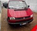 Красный Фольксваген Transporter, объемом двигателя 1.9 л и пробегом 300 тыс. км за 5800 $, фото 1 на Automoto.ua