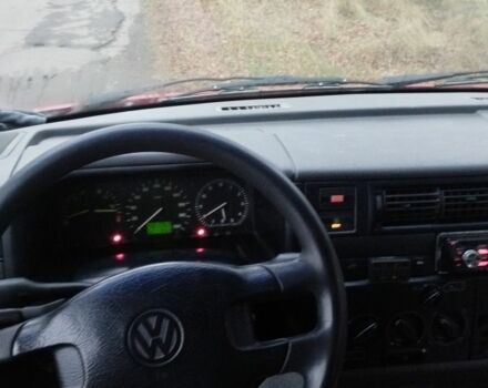 Красный Фольксваген Transporter, объемом двигателя 9 л и пробегом 4 тыс. км за 2300 $, фото 5 на Automoto.ua