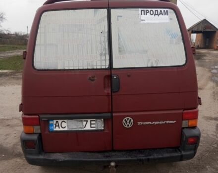 Красный Фольксваген Transporter, объемом двигателя 2 л и пробегом 340 тыс. км за 3000 $, фото 2 на Automoto.ua