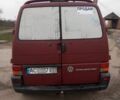 Красный Фольксваген Transporter, объемом двигателя 2 л и пробегом 340 тыс. км за 3000 $, фото 2 на Automoto.ua