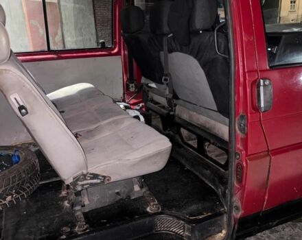 Красный Фольксваген Transporter, объемом двигателя 0 л и пробегом 365 тыс. км за 2600 $, фото 3 на Automoto.ua