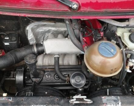 Красный Фольксваген Transporter, объемом двигателя 9 л и пробегом 4 тыс. км за 2100 $, фото 4 на Automoto.ua