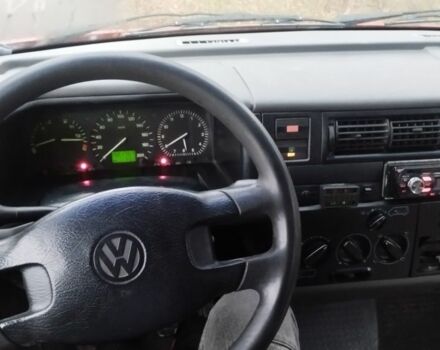 Красный Фольксваген Transporter, объемом двигателя 9 л и пробегом 4 тыс. км за 2100 $, фото 10 на Automoto.ua